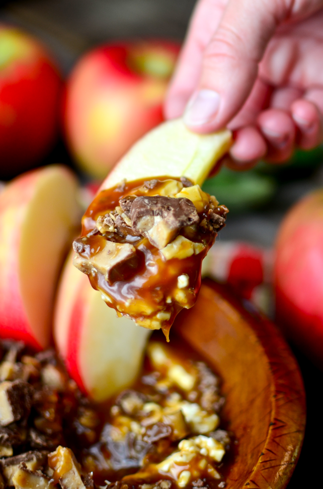 Yammie's Noshery Caramel Toffee Cheesecake Apple Dip