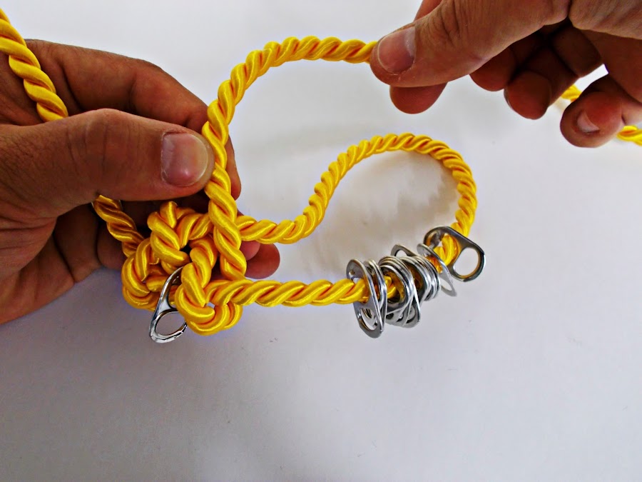 DIY-collar nudos-bisutería-hebillas refrescos-reciclar-reutilizar-5