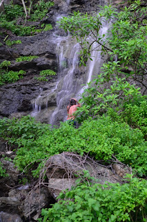 Wasserfall zur Regenzeit am Strand Barrigona Costa Rica