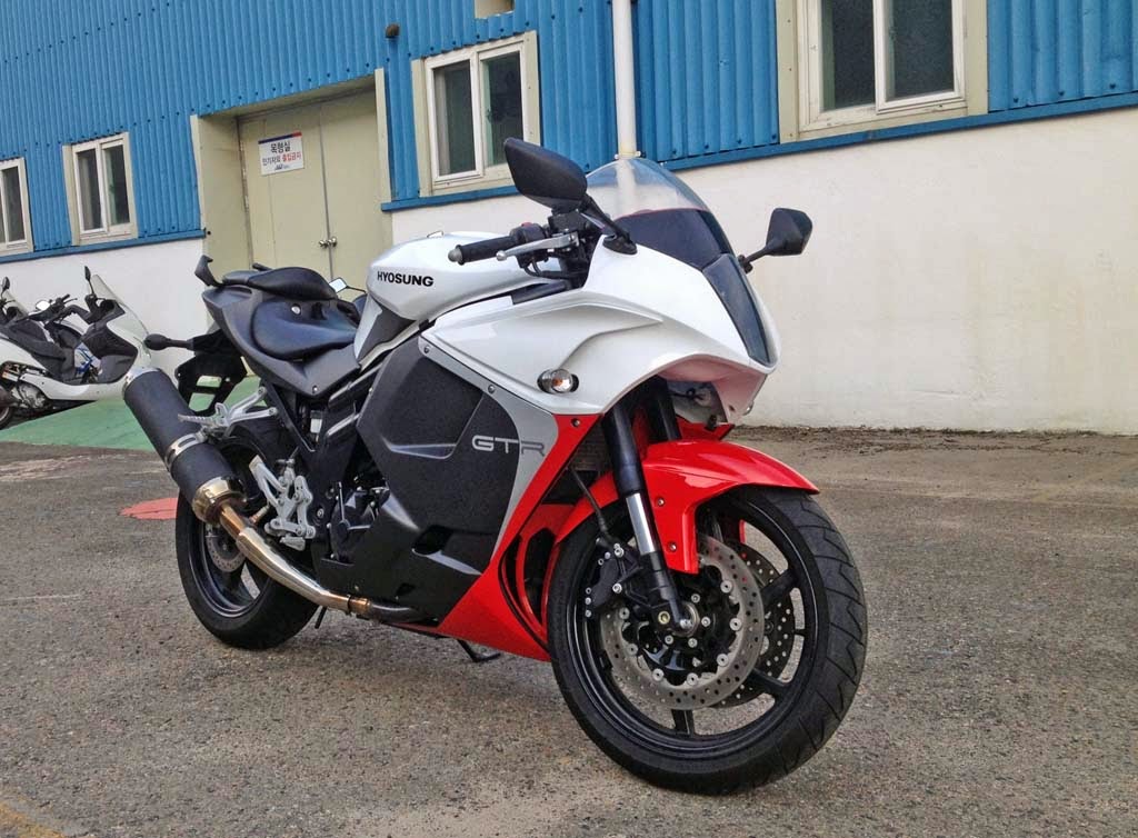 Fast Bikes: 2013 Hyosung GT 250 R Review And Photos 2013