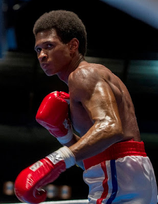 Image of Usher Raymond in Hands of Stone
