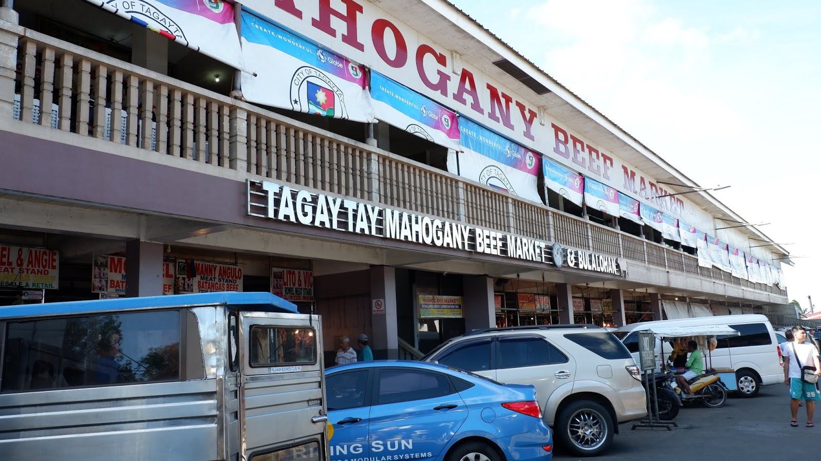 BULALOHAN at MAHOGANY MARKET Tagaytay City