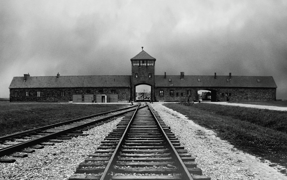 1au Exposición ‘Auschwitz....