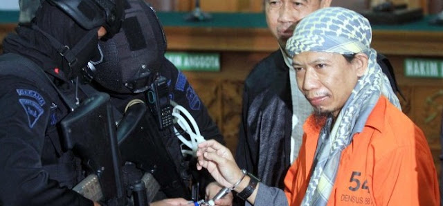 Isi Pledoi Aman Abdurrahman ini Sama Sekali Tak Bikin Jaksa Agung Terkecoh Isi Pledoi Aman Abdurrahman ini Sama Sekali Tak Bikin Jaksa Agung Terkecoh