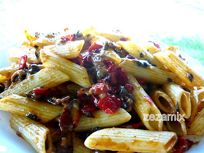 pasta with mushrooms, homemade bacon and pepper