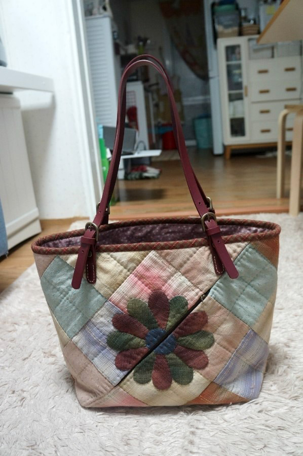 Patchwork Bag with Flower Appliques DIY Tutorial Ideas!