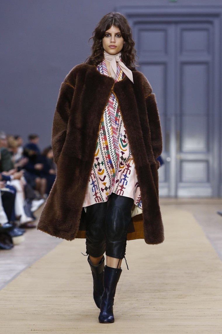 ChloƩ Fall/Winter 2016-2017 RTW PFW chloe-fall-winter-2016-2017-collection-paris-fashion-week, chloe-fall-winter-2016-2017, chloe-fall-winter-2016, chloe-fall-winter-2017, chloe-fall-winter, chloe-fall, chloe-fall-2016-2017, chloe-fall-2016, chloe-fall-2017, dudessinauxpodiums, du-dessin-aux-podiums
