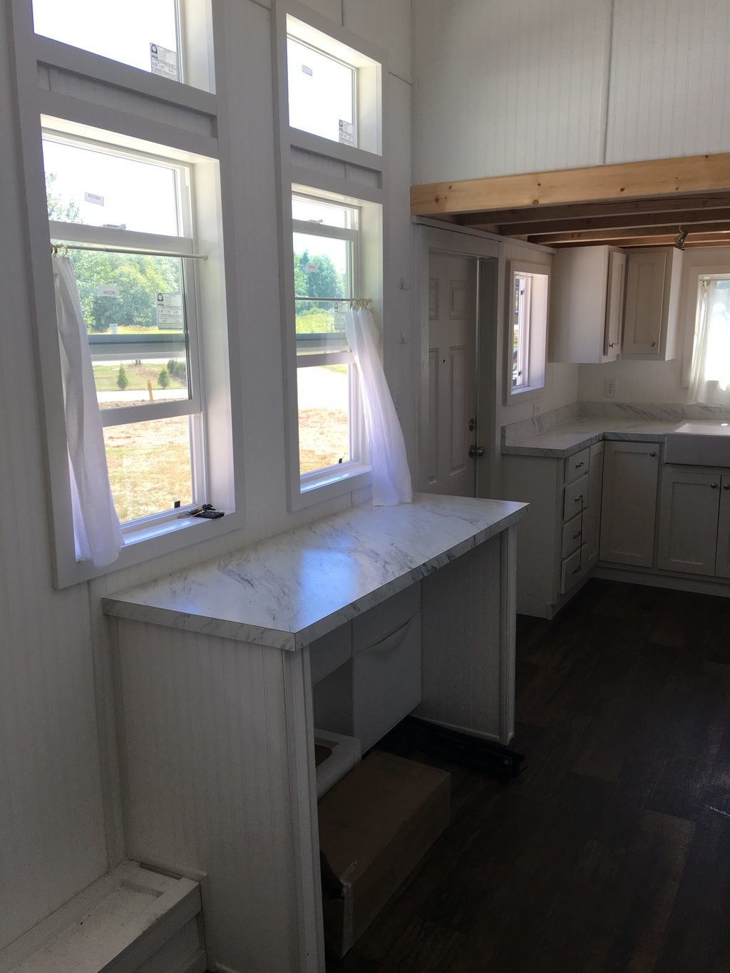 TINY HOUSE TOWN Bellingham Tiny House (370 Sq Ft)