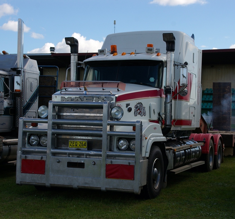 Historic Trucks Dubbo Vintage Truck Show 2016 Part 3 Fords