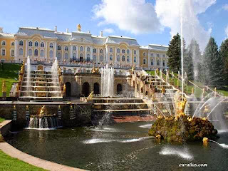 Inilah Istana paling Banyak pintunya, Peterhof Rusia