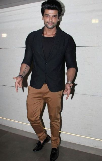 Kushal Tandon Family Wife Son Daughter Father Mother Marriage Photos
