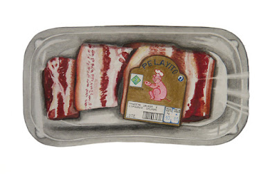 Dessin de l'artiste 1011 de la série "Pouvoir d'achat" barquette avec l'étiquette d'un cochon montrant un plat contenant une tranche de porc