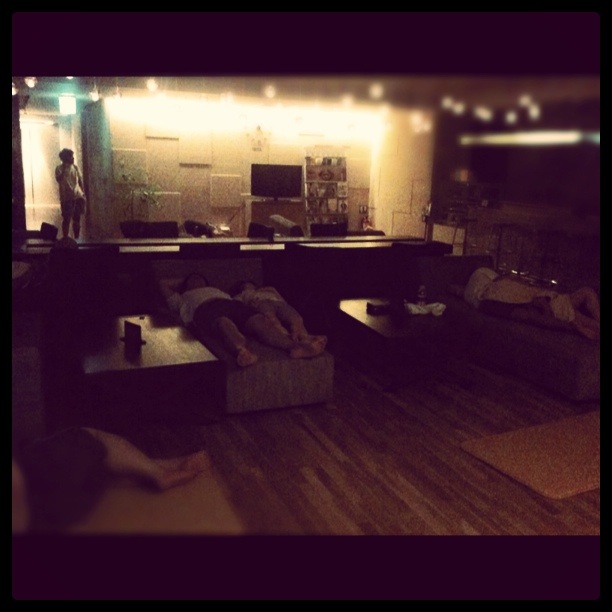 jonnyontheroad Sleeping at Incheon Airport