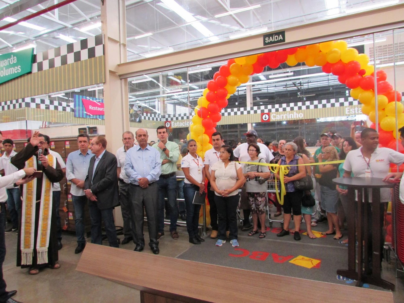 PATOS DE MINAS MG31/01/2018 Hipermercado ABC atrai milhares de