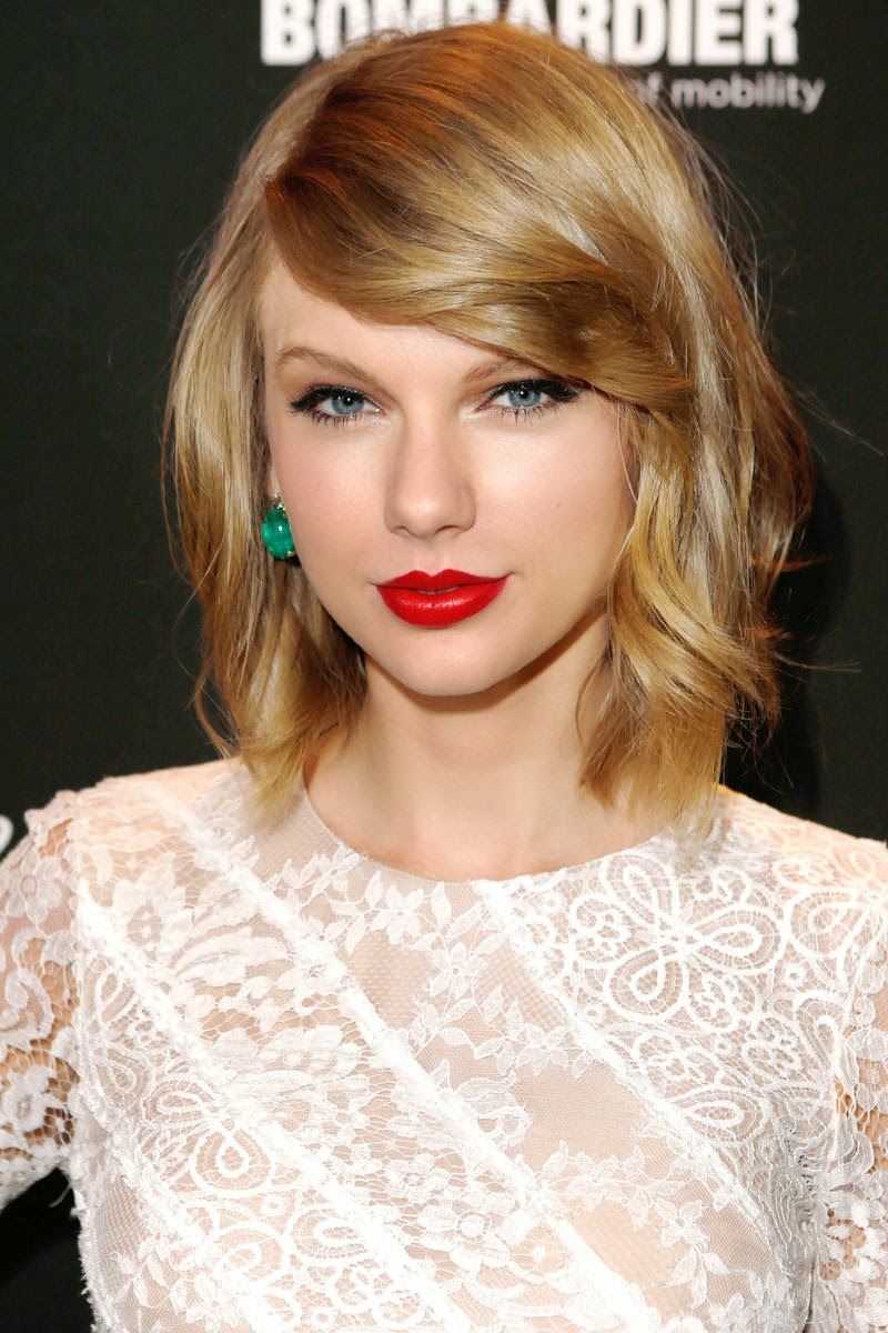 Celeb Inspiration Taylor Swift Red Lips The A Word Celeb Inspiration Taylor Swift Red Lips The A Word