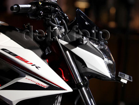 Honda CB150R StreetFire Special Edition 7