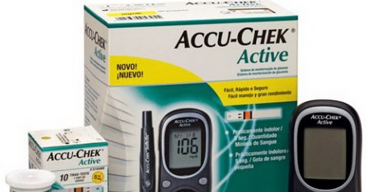 Батарейка для глюкометра. Прибор accu chek для измерения сахара и холестерина. акку чек актив код 333. accu chek active батарейка. горячая линия акку чек.