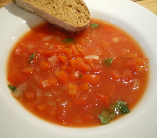 Sekundentakt: Schnelle Paprika-Tomaten-Suppe