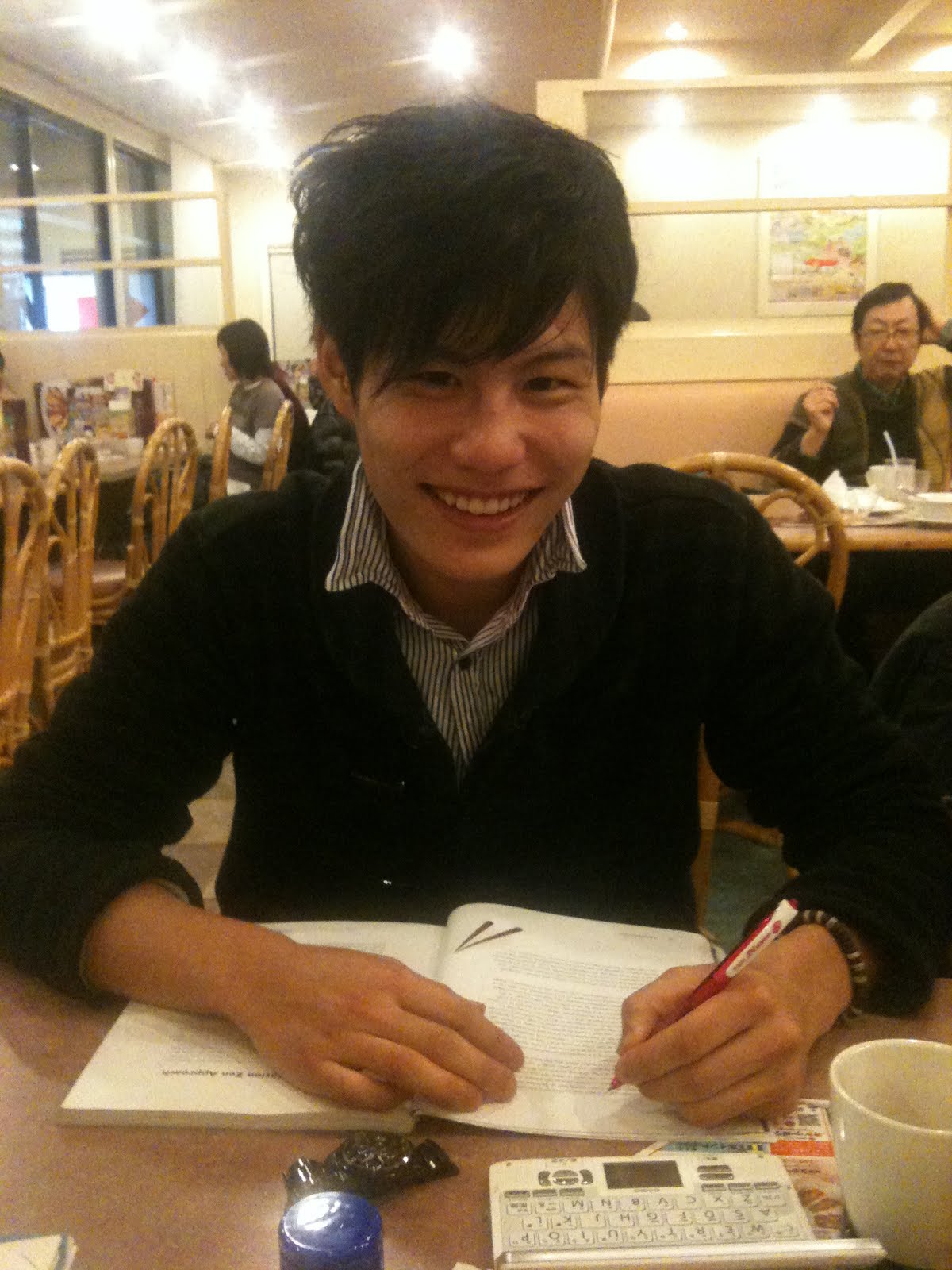 Kotobukian Eye: Japanese People Shun  Yakuza