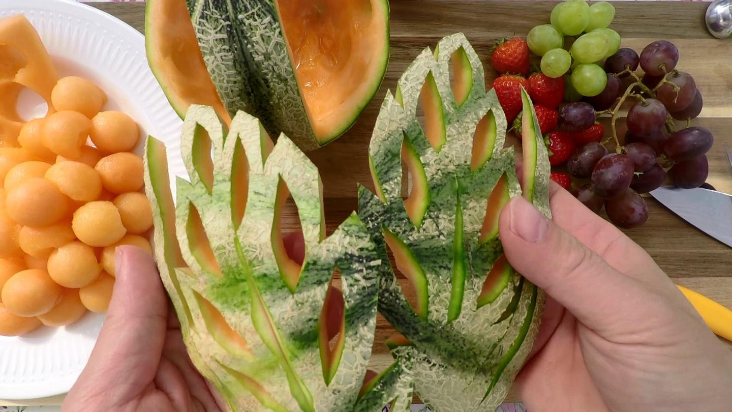 ItalyPaul Art In Fruit & Vegetable Carving Lessons Art in Fruit