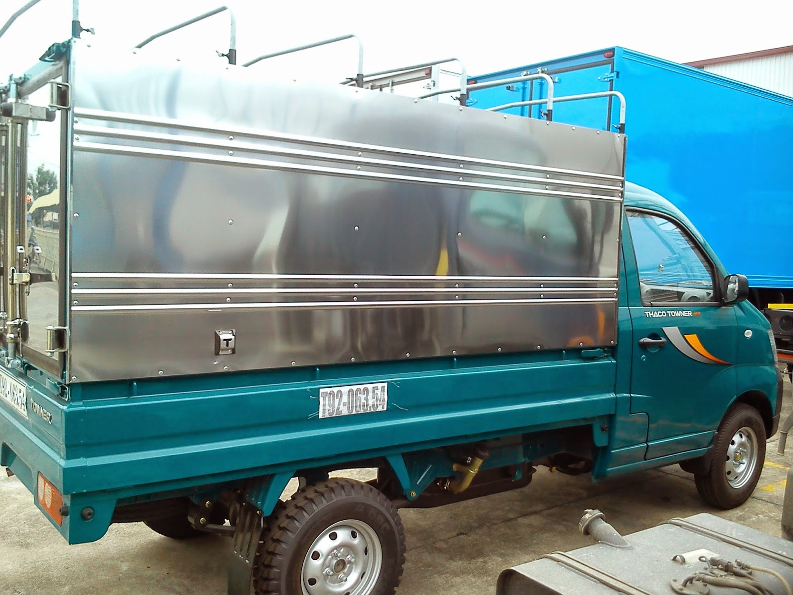 Thaco Towner 950Kg Xe tải nhẹ máy xăng tiết kiệm nhiên liệu hàng đầu ...
