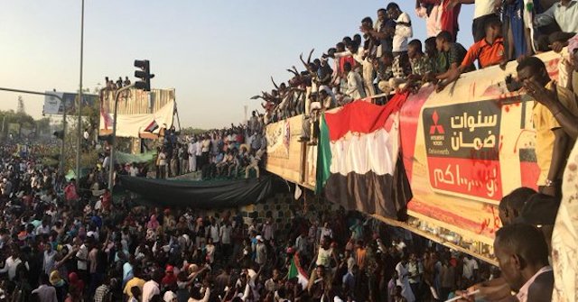 Power to civilians': Sudan demonstrators block army headquarters