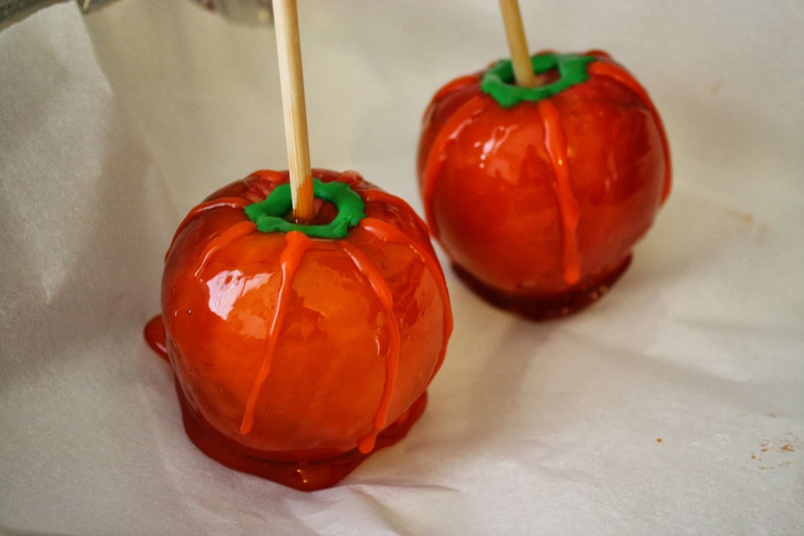 The Daily Sugar October's Treat "Pumpkin" Candy Apples