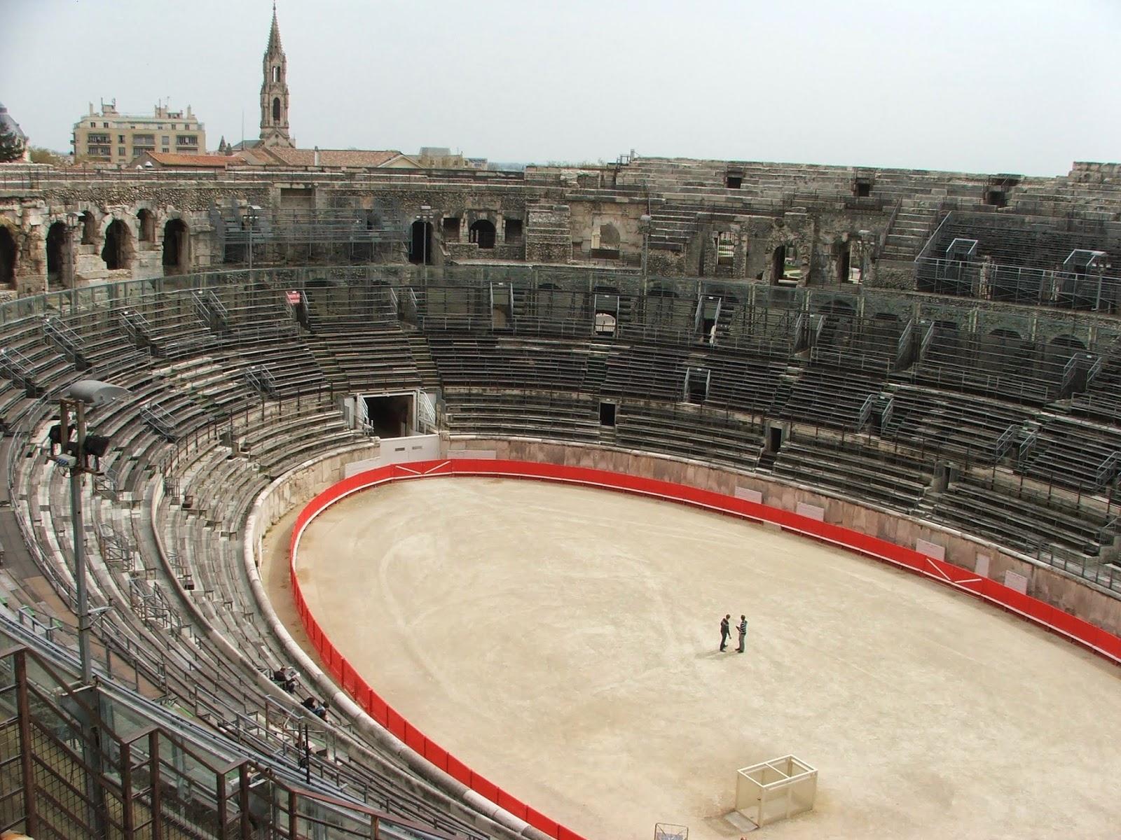 Рим колизей арена. Колизей ложа императора. Амфитеатр колизей концерт. Амфитеатр гладиаторы. Колизей арена.