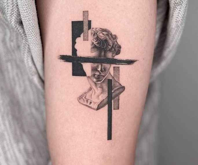 Imagen de un tatuaje puntillista para mujer