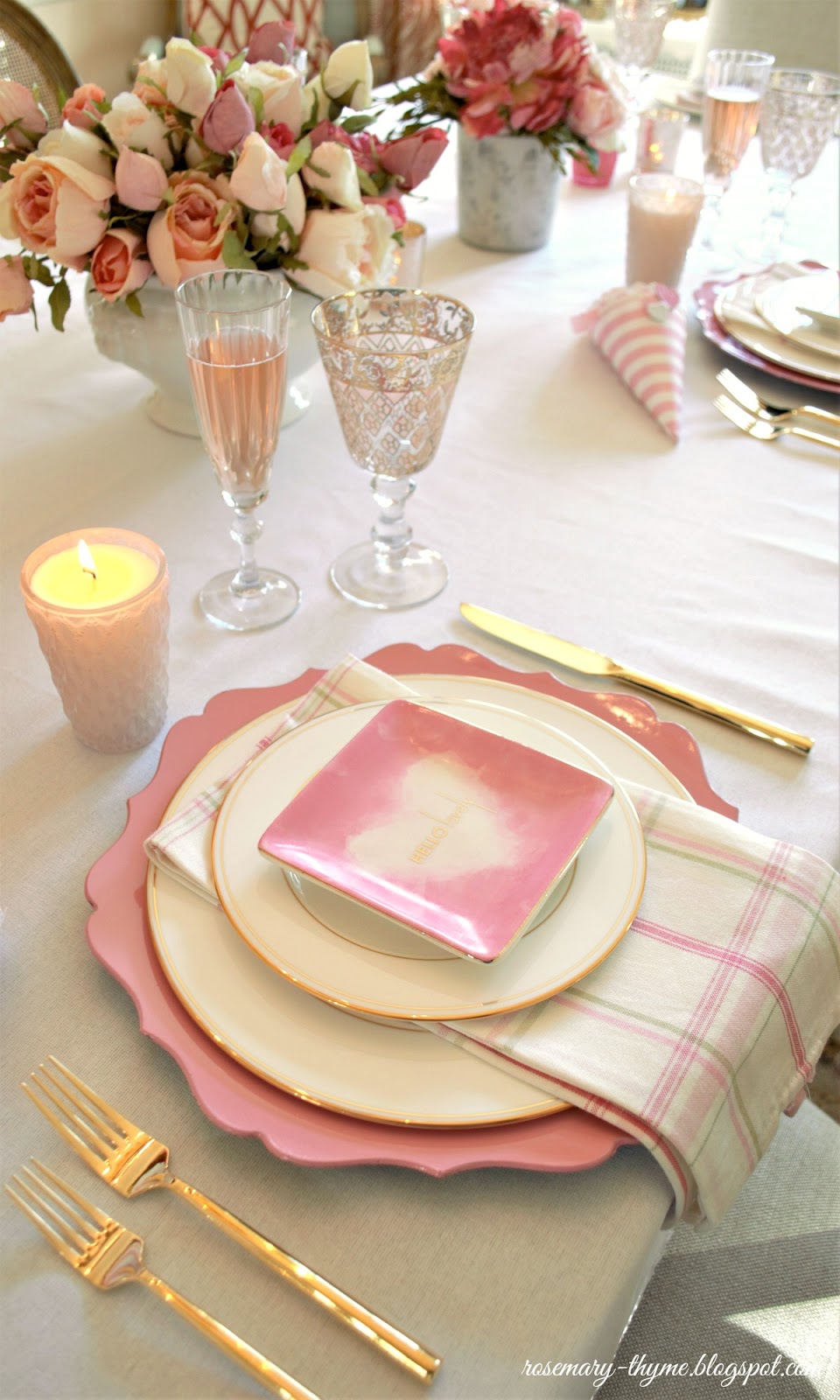 Chic Valentine's Day Table for Valentine's Day