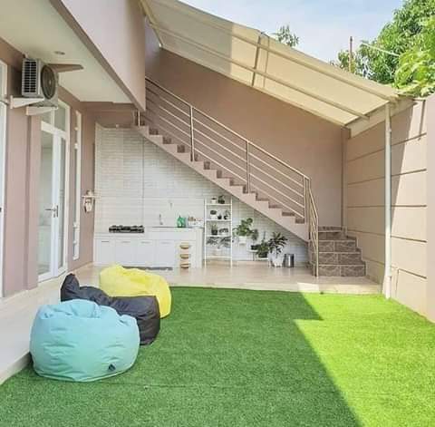 Contoh Desain Taman Belakang Rumah Teras Minimalis - Foto Desain Rumah