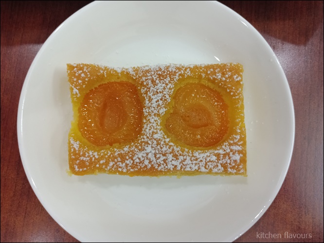 kitchen flavours Austrian Apricot Sheet Cake