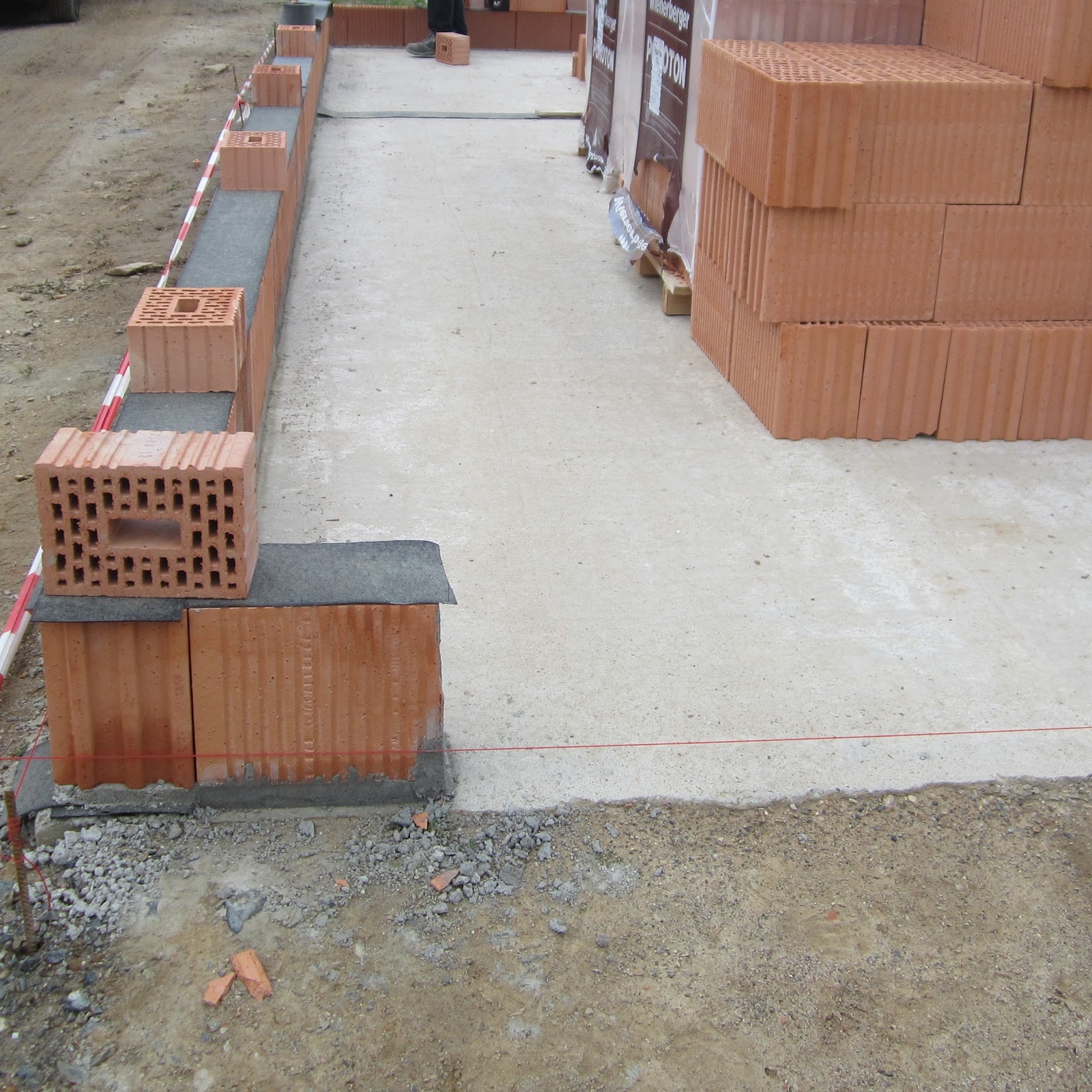 Unser Hausbau: Garage in Eigenleistung: Erste Schritte