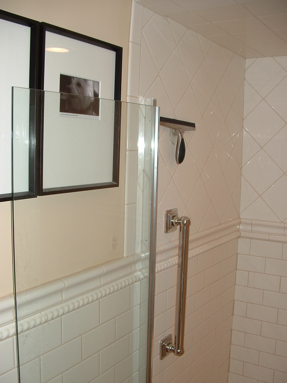 Fair Hero Design for the Smallest Bathroom in the World