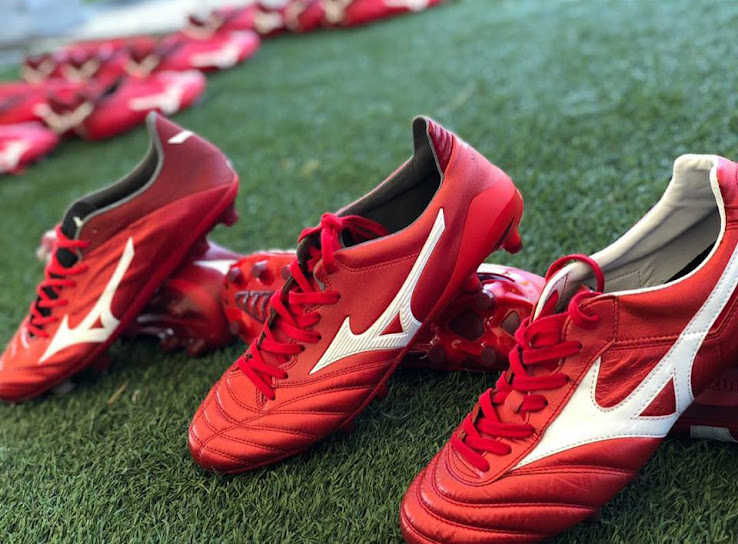 mizuno morelia 2 red