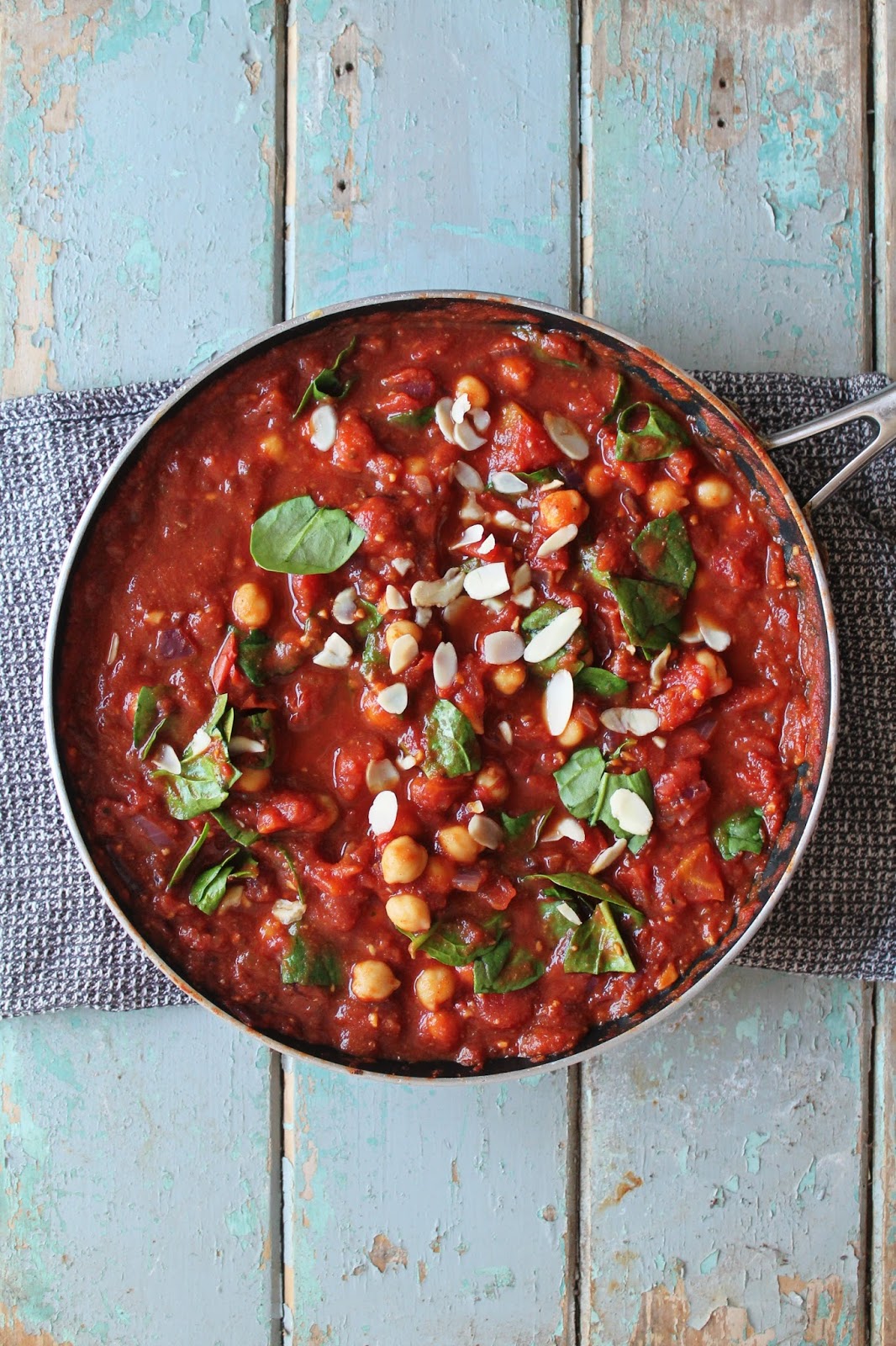 Lick The Spoon Spanish Chickpea & Spinach Stew (Garbanzos con Espinacas)