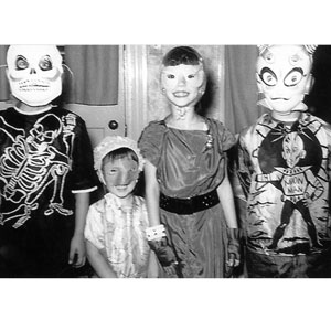 niños con disfraces de halloween dia de las brujas