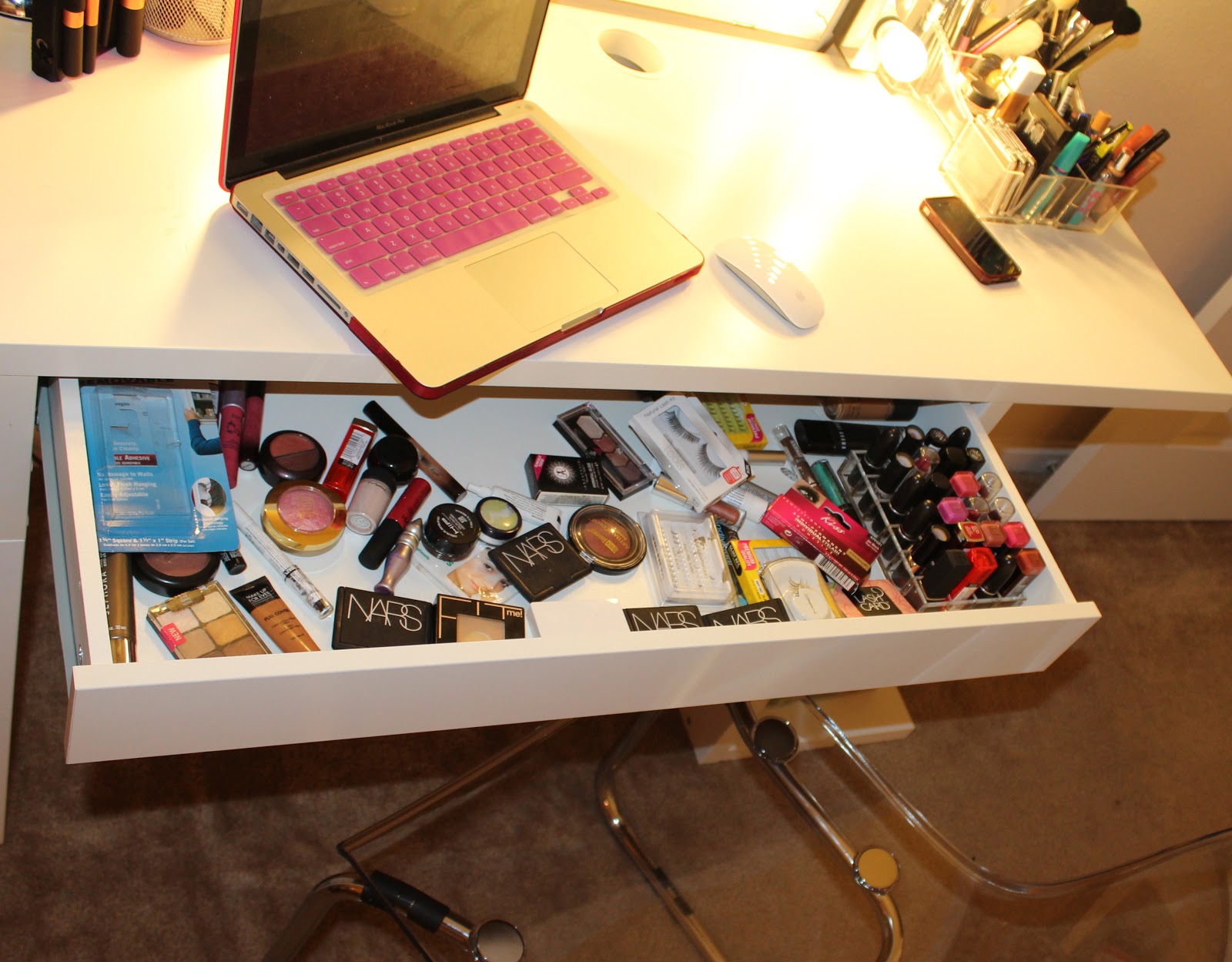 LekiaLPTBeauty Weekend Project DIY Vanity/Desk