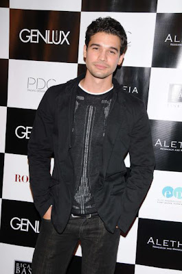 I Like Man: Steven Strait