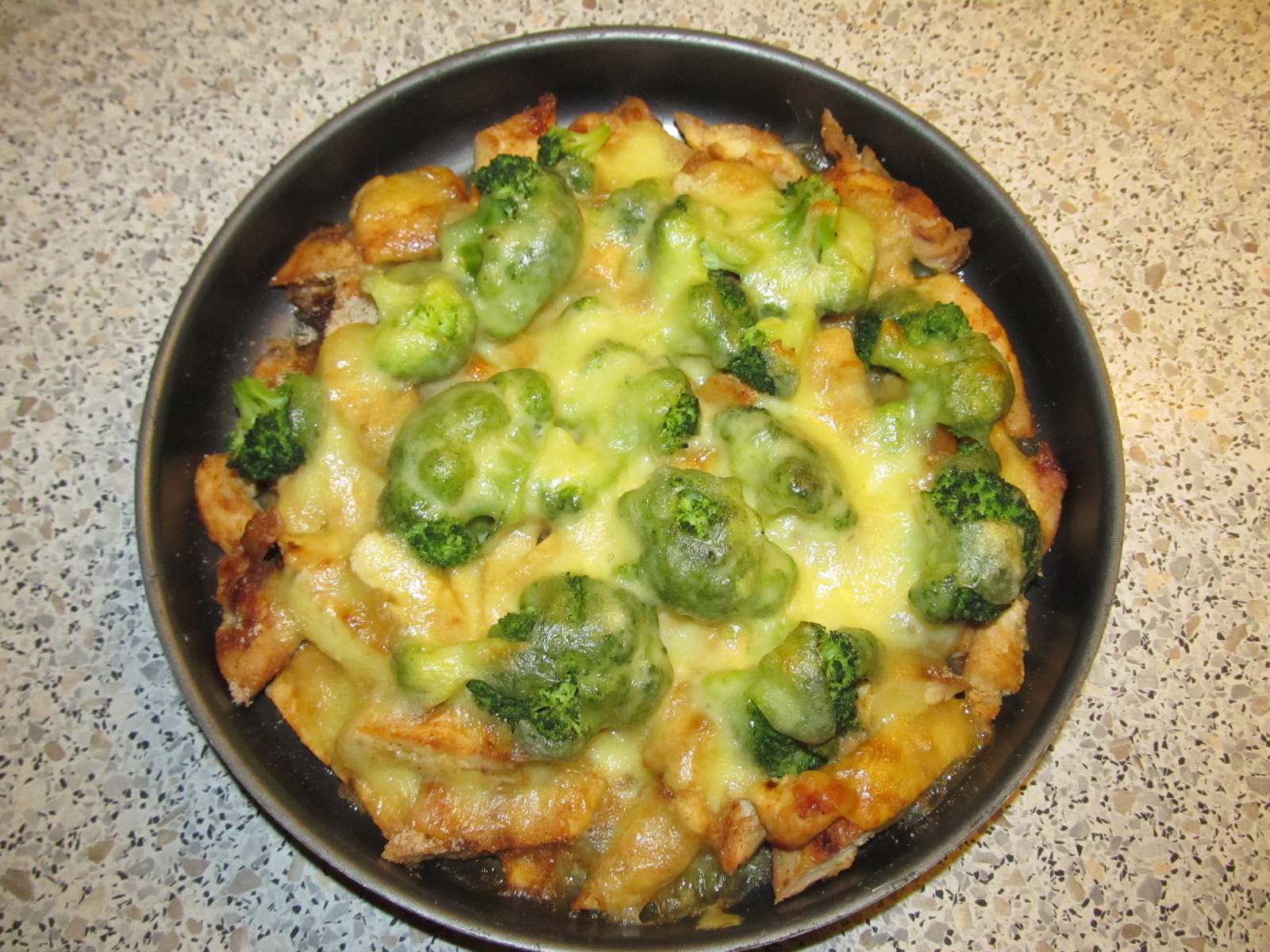 Retete culinare bebelusi, copii si parinti Pui cu broccoli si mozzarela