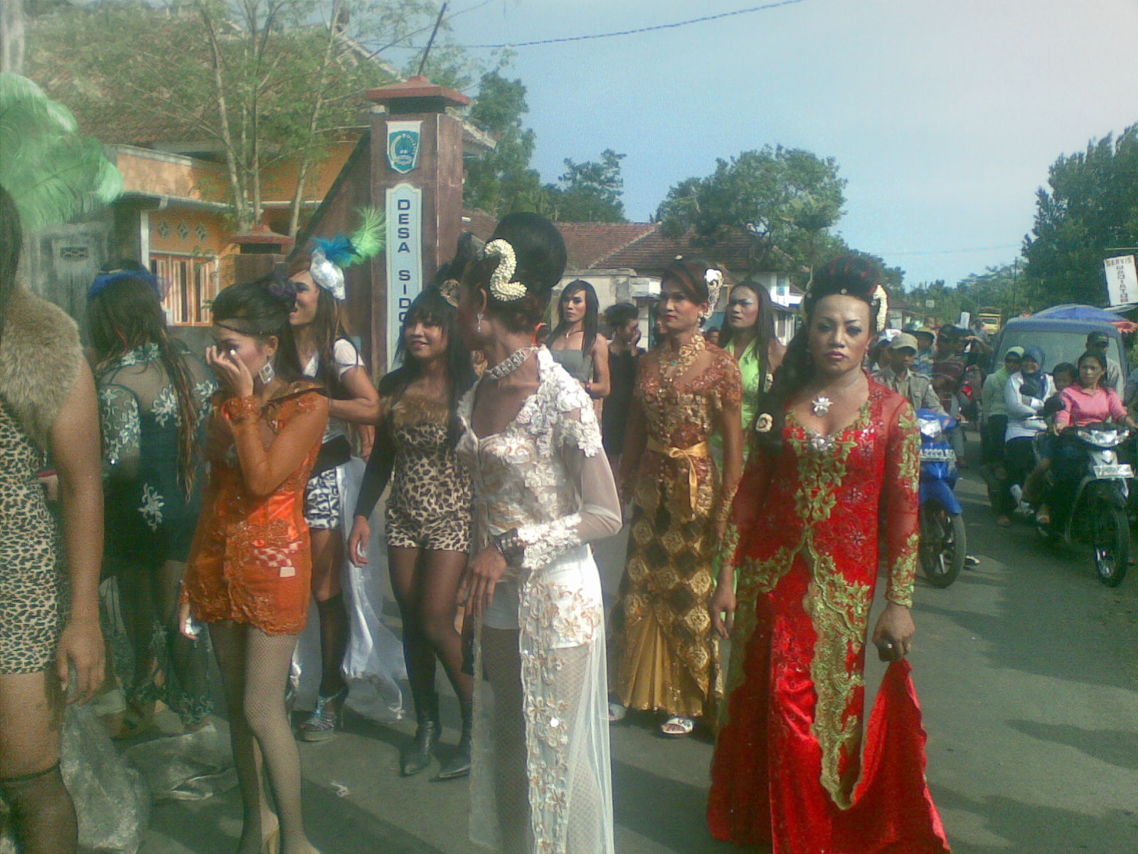 Transvestites Parade VISUAL ETHNOGRAPHY