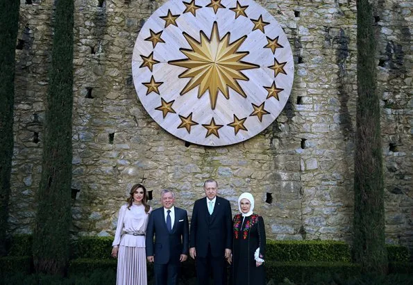 King Abdullah and Queen Rania met with President Recep Tayyip Erdogan and his wife Emine Erdogan