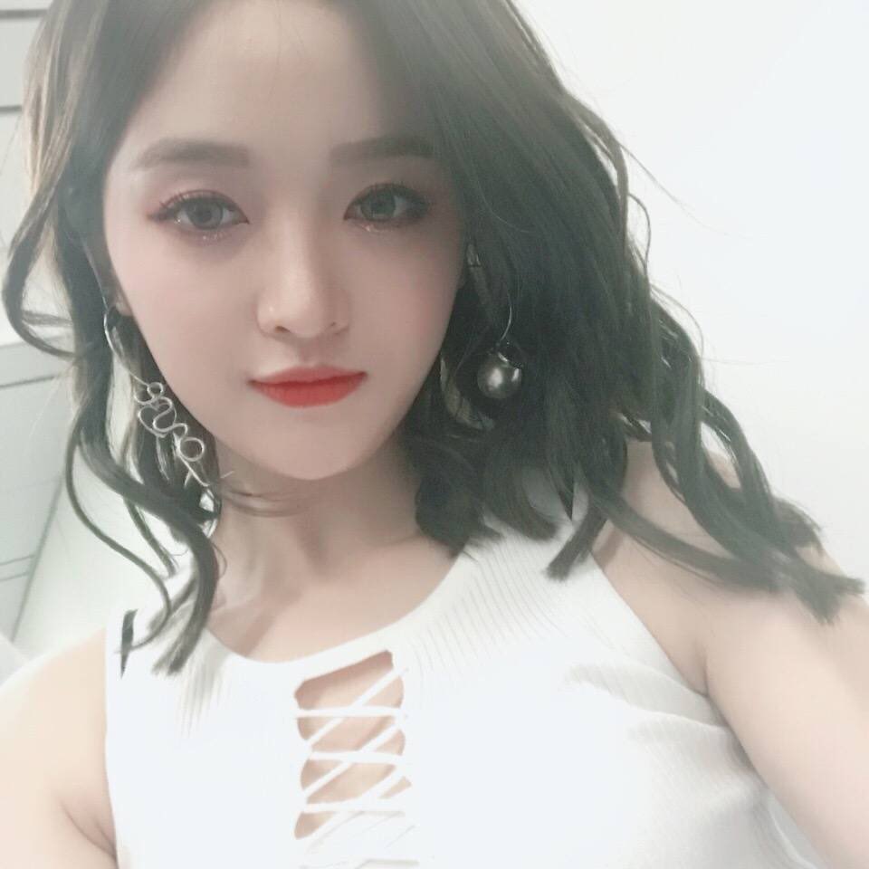 WJSN Xuanyi Steals Hearts With Her Beauty! | Daily K Pop News
