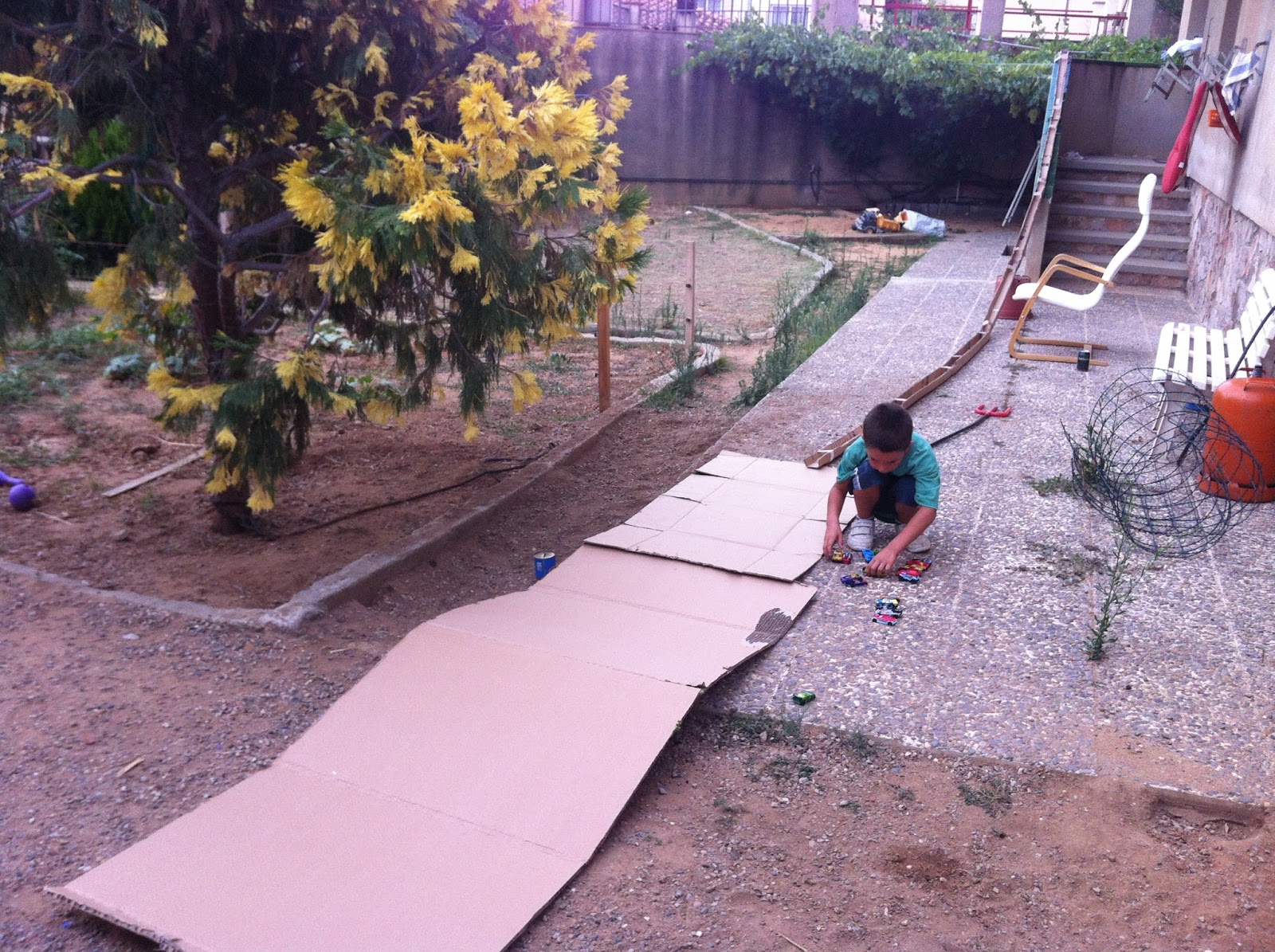 Cardboard Fun: Hot Wheels ramp