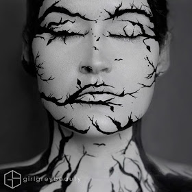 10-Black-and-Grey-Andrea-Reed-Body-Painting-and-Lip-Art-www-designstack-co