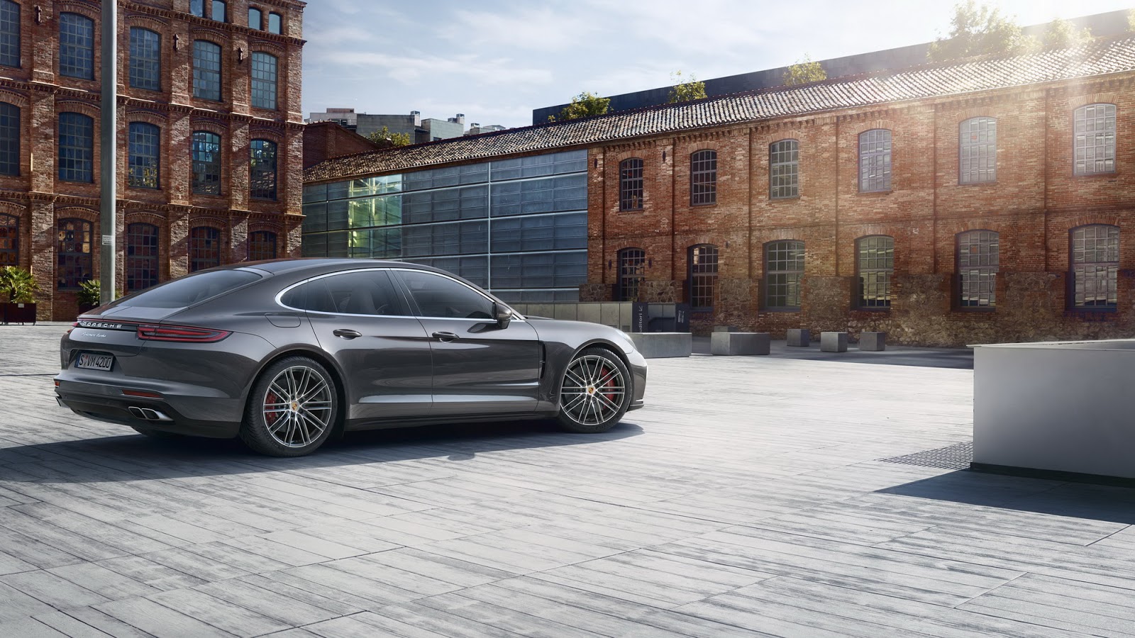 2017Panamera-5.jpg