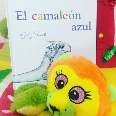 que estás leyendo, libros 2018, libros, album ilustrado, picarona, ediciones obelisco, reseña, cuento infantil, El camaleón azul, Emily Gravett,