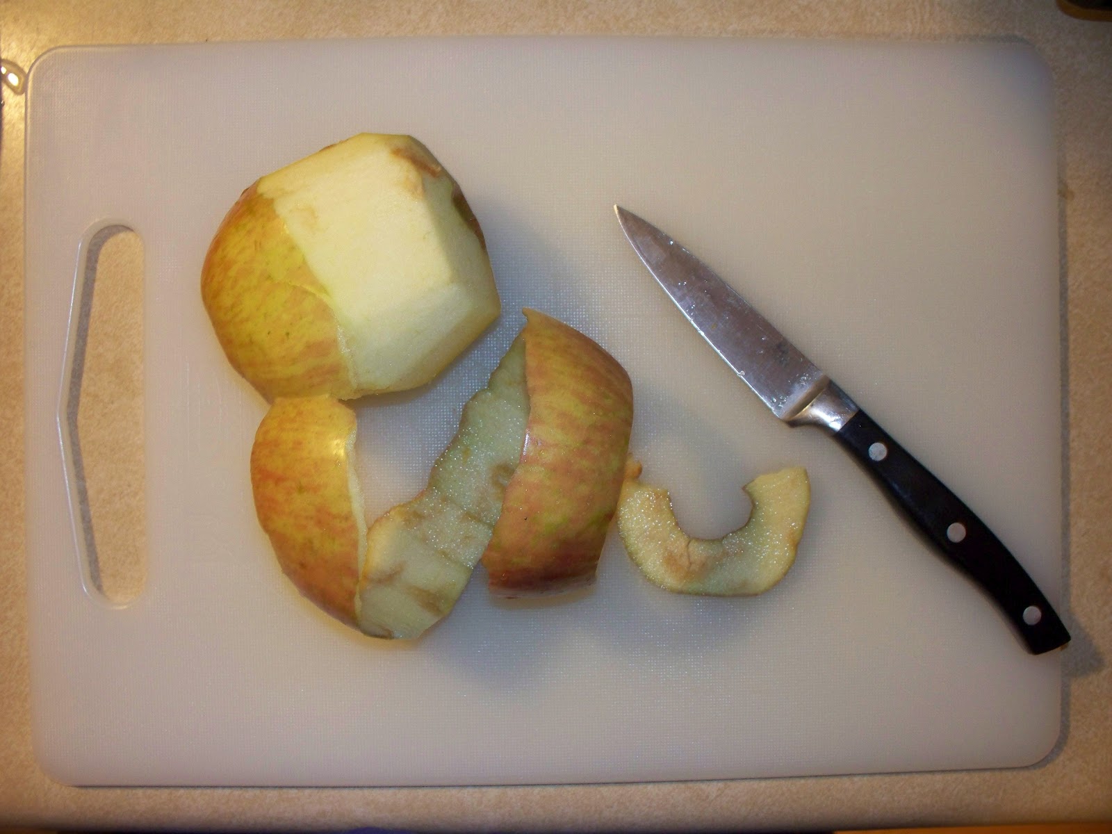 Molly's Lunch Box Salad Lunch with Homemade Applesauce and Recipe