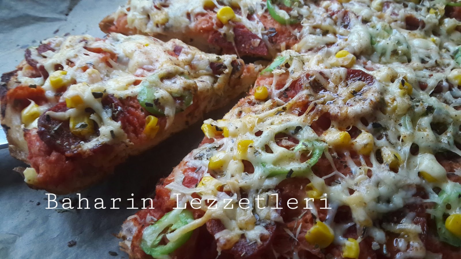 BAYAT PİDEDEN PİZZA TARİFİ RESİMLİ BAHARIN LEZZETLERİ