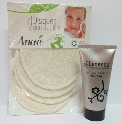 Base de Maquillaje en Crema de "Benecos" y Discos Desmaquillantes Reutilizables de "Anaé" (Tuecobox)